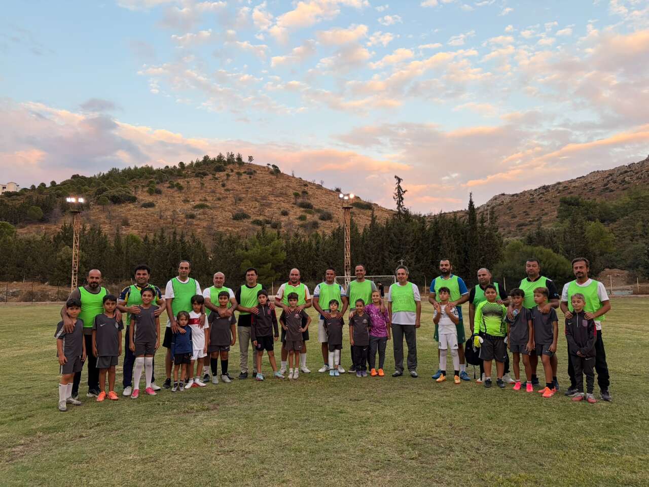 Datça’da Babalar ve Oğullar Futbol Turnuvası, MHP İl Başkanı Emrah Oltulu Sahada 1